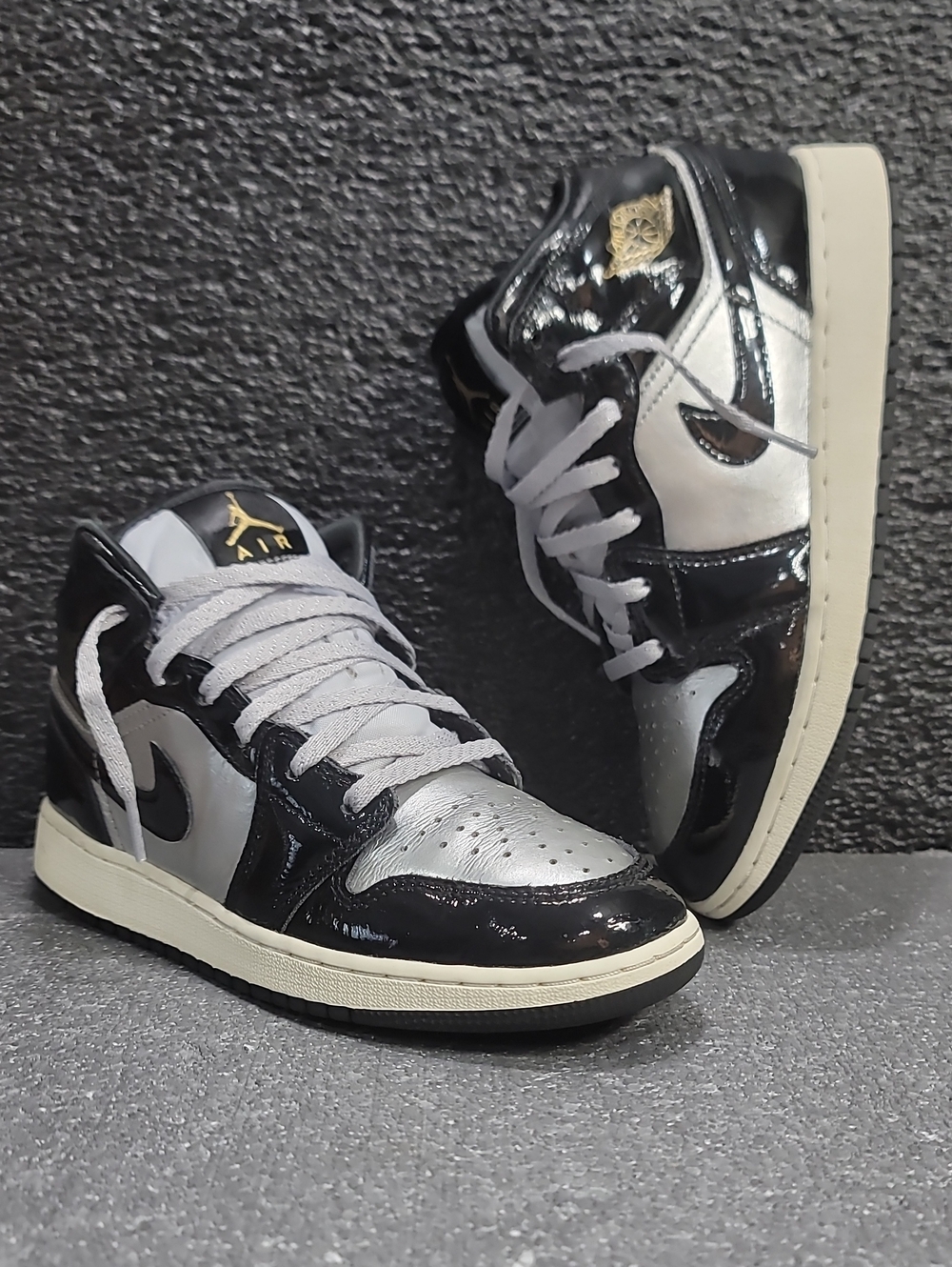 Nike Air Jordan 1 Mid (Special Edition) "Black/Metallic Silver/Gold" Wmn 6.5